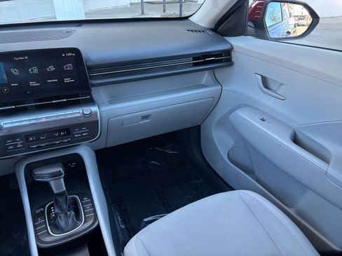 Used 2025 Hyundai Kona SEL image 31