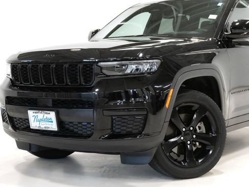 Certified 2023 Jeep Grand Cherokee L Altitude AWD/4WD image 2