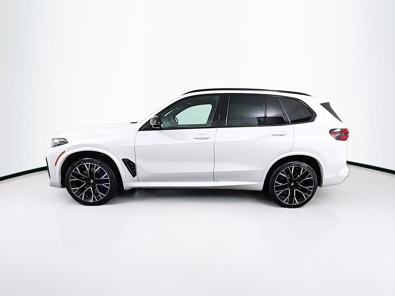 New 2026 BMW X5 M Competition w/ Executive Package AWD/4WD image 4