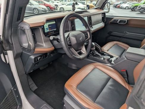 Used 2024 Ford Bronco Outer Banks image 11