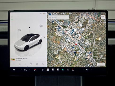 Used 2026 Tesla Model Y Long Range image 13