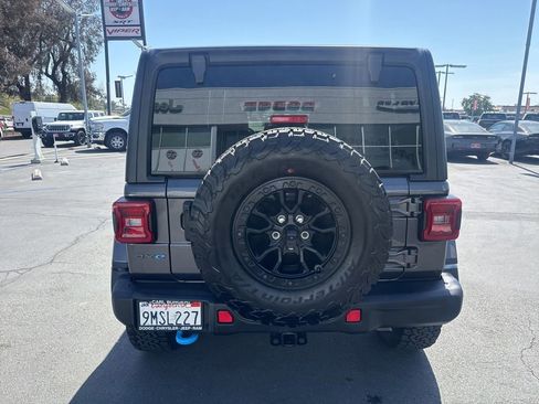 Used 2023 Jeep Wrangler Unlimited Rubicon 4xe AWD/4WD image 6