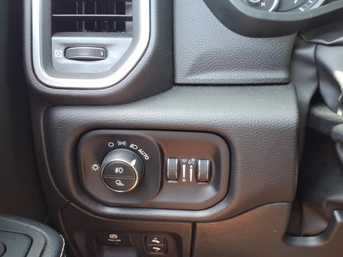 Used 2026 RAM 1500 Laramie AWD/4WD image 24