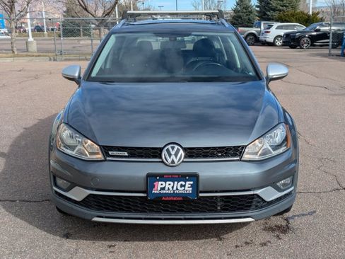 Used 2017 Volkswagen Golf Alltrack SEL image 2