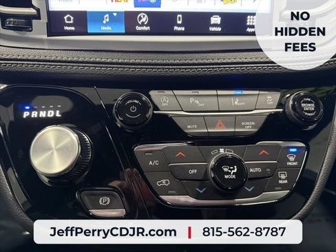 New 2026 Chrysler Pacifica Select w/ S Appearance Package FWD image 18