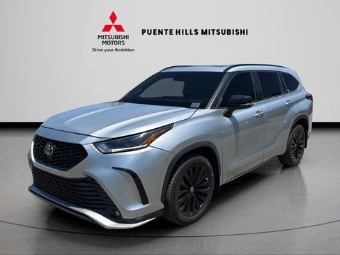 Used 2023 Toyota Highlander XSE AWD/4WD image 1