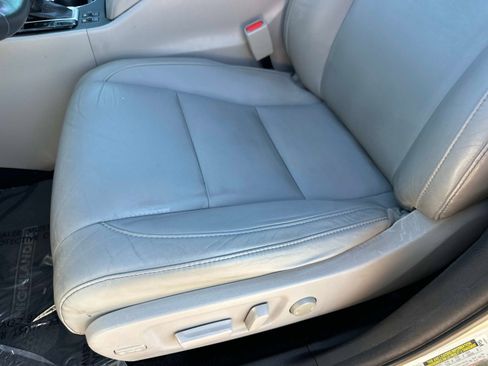 Used 2016 Toyota Highlander XLE image 19