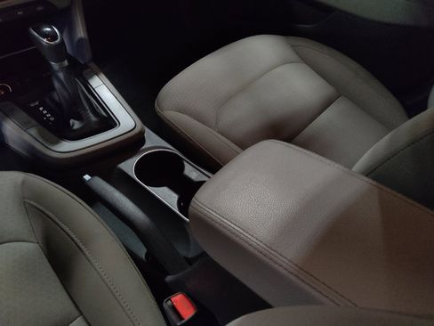 Used 2017 Hyundai Elantra SE w/ SE A/T Tech Package 03 image 26