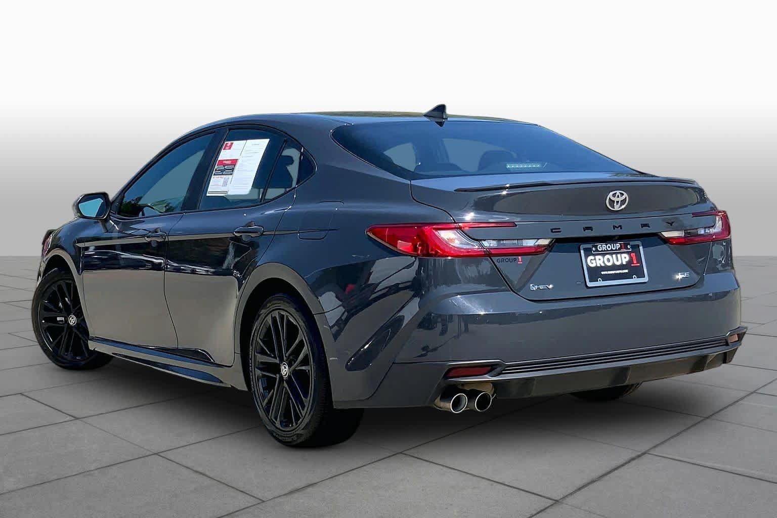 Used 2025 Toyota Camry SE FWD image 12