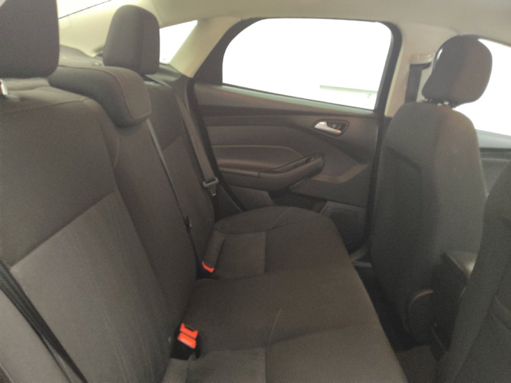 Used 2018 Ford Focus SE FWD image 19