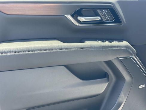 New 2026 GMC Yukon XL Denali AWD/4WD image 18