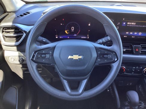 Used 2025 Chevrolet TrailBlazer LT image 17
