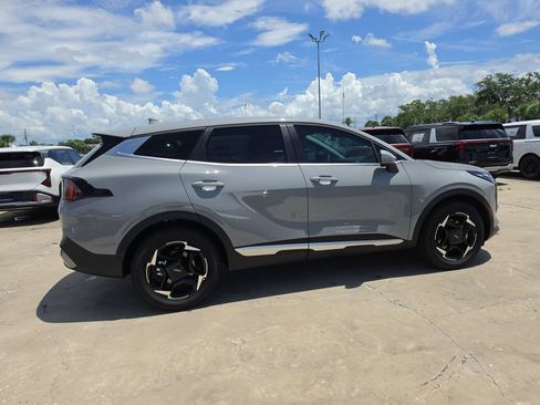 New 2027 Kia Sportage EX FWD image 9