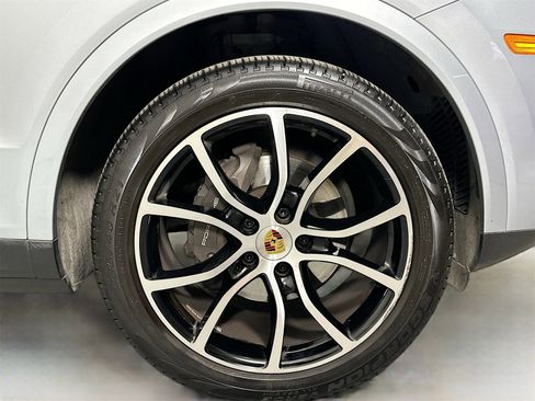Certified 2020 Porsche Cayenne image 14