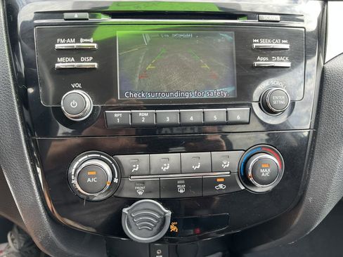 Used 2016 Nissan Rogue S w/ Appearance Package image 6
