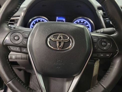 Used 2020 Toyota Camry SE FWD image 21