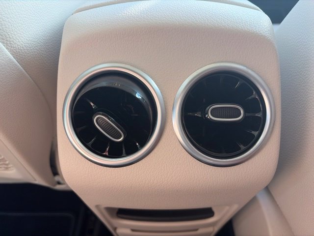 Used 2022 Mercedes-Benz GLB 250 image 24