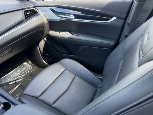 Certified 2025 Cadillac XT5 Premium Luxury image 16