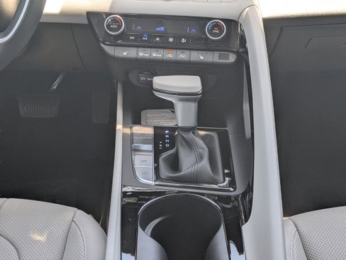 New 2026 Hyundai Elantra Limited FWD image 21