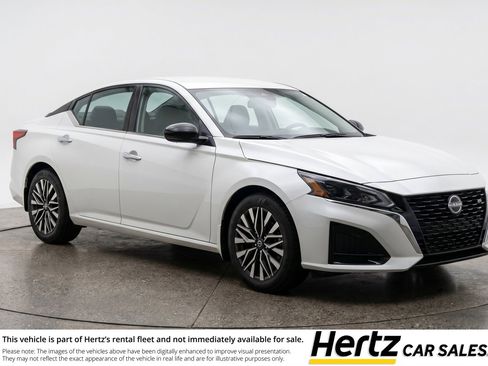 Used 2025 Nissan Altima 2.5 SV FWD image 1