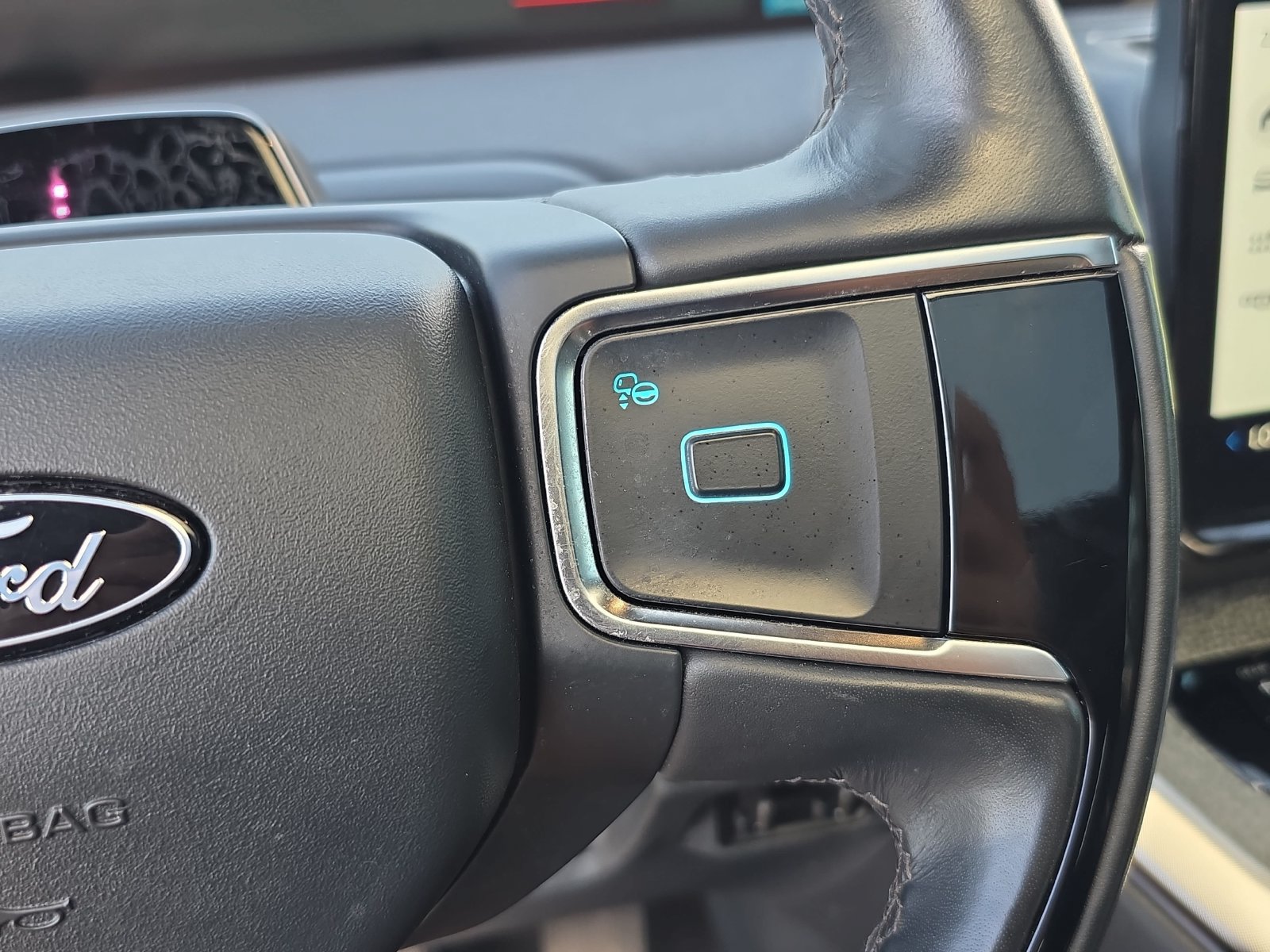 Used 2025 Ford Expedition Tremor AWD/4WD image 15