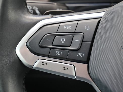 Used 2024 Volkswagen Atlas SEL Premium R-Line AWD/4WD image 32