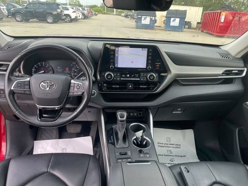 Used 2020 Toyota Highlander XLE w/ Protection Package #3 AWD/4WD image 22