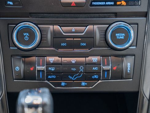 Certified 2017 Ford Explorer XLT w/ Equipment Group 202A image 28