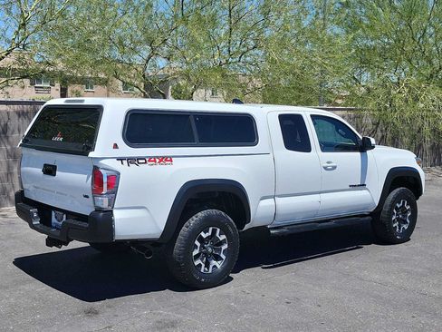 Used 2021 Toyota Tacoma TRD Off-Road w/ Technology Package AWD/4WD image 8