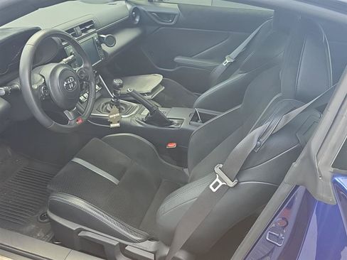 Used 2023 Toyota GR86 Premium RWD image 5