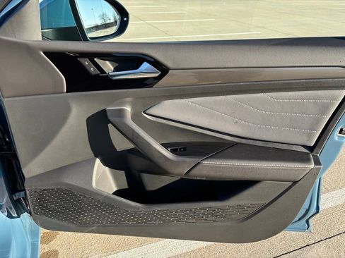 Used 2025 Volkswagen Jetta SEL image 15