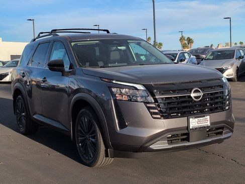 New 2026 Nissan Pathfinder SL w/ SL Premium Package image 6