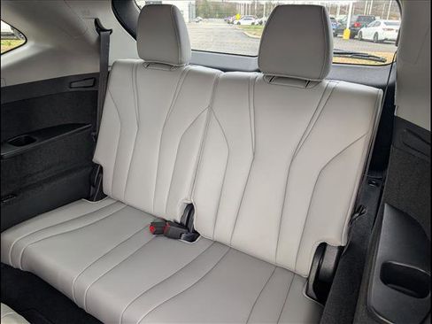 Used 2023 Acura MDX FWD w/ Technology Package image 11
