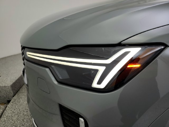 New 2027 Volvo XC60 B5 Core AWD/4WD image 31