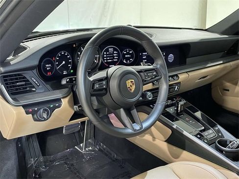 Used 2023 Porsche 911 Carrera image 4