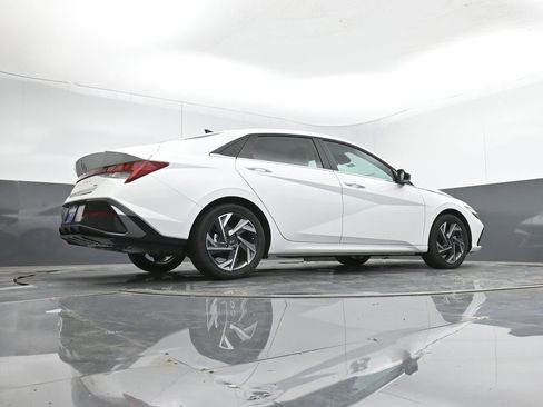 New 2026 Hyundai Elantra Limited FWD image 13