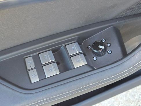 Used 2022 Audi e-tron Premium Plus w/ Premium Plus Package image 22