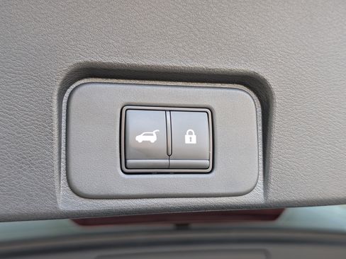 Used 2026 Nissan Rogue SV FWD image 19