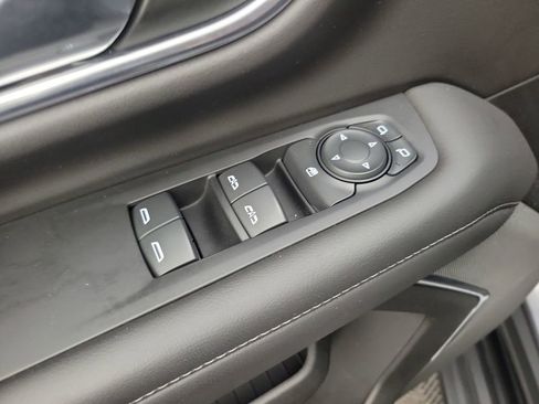 Used 2021 GMC Yukon SLE image 12