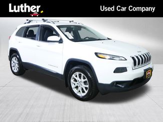 Used 2017 Jeep Cherokee Latitude w/ Cold Weather Group AWD/4WD video 1
