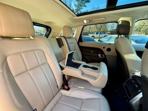 Used 2018 Land Rover Range Rover Sport HSE image 30