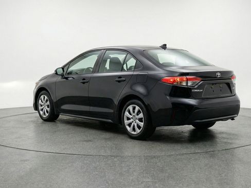Used 2025 Toyota Corolla LE image 6