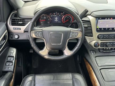 Used 2015 GMC Yukon XL Denali w/ Premium Package image 19