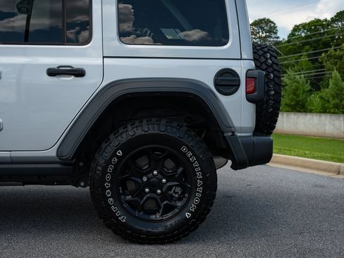 Used 2023 Jeep Wrangler Unlimited w/ Sun & Screen Package AWD/4WD image 6