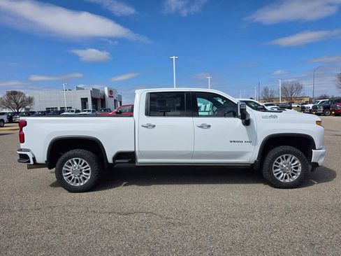 Used 2021 Chevrolet Silverado 3500 High Country w/ Technology Package AWD/4WD image 10