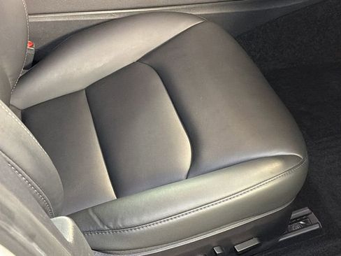 Used 2022 Tesla Model Y Performance image 9