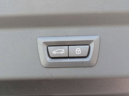 Used 2025 BMW X2 M35i w/ Premium Package image 12