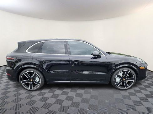Used 2020 Porsche Cayenne Turbo image 6
