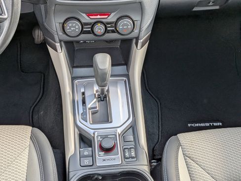 Certified 2022 Subaru Forester Premium image 17