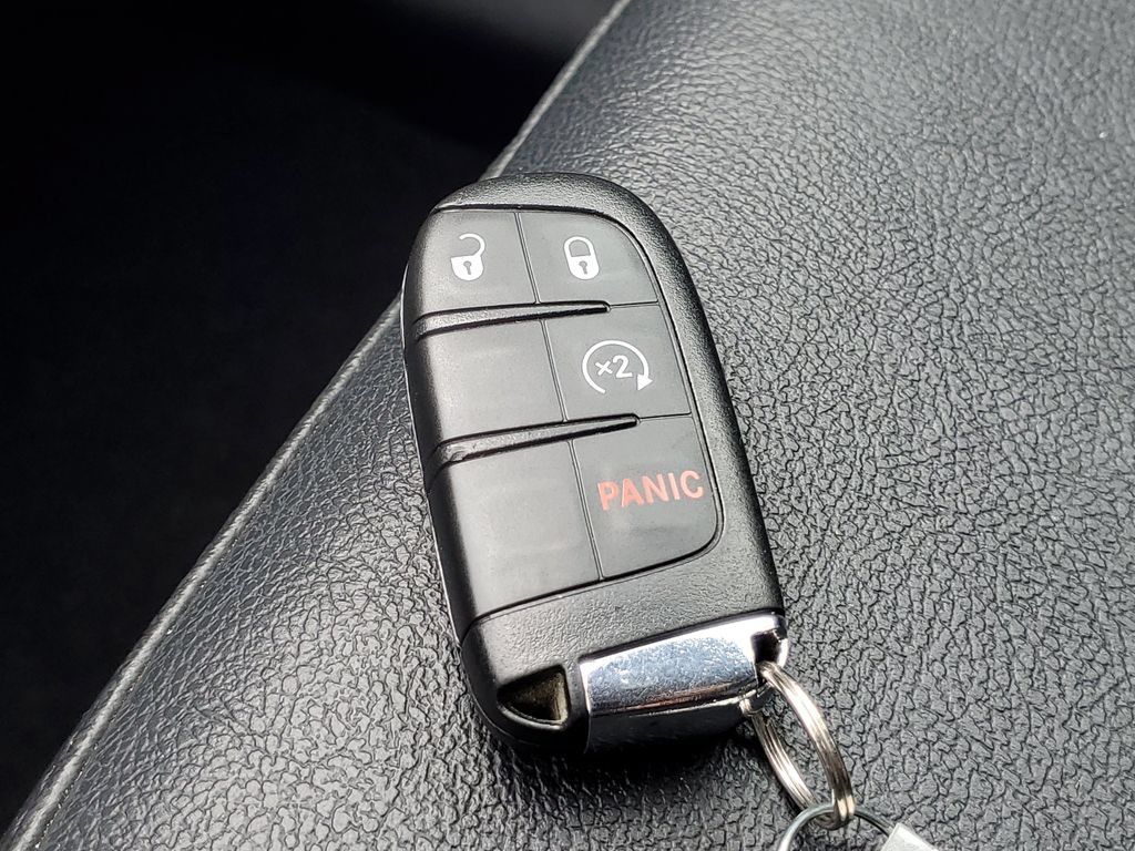 Used 2018 Jeep Compass Limited w/ Navigation Group AWD/4WD image 31